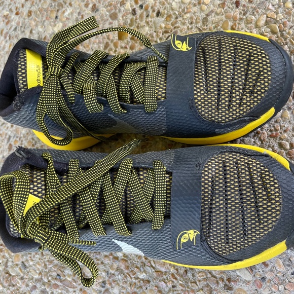 Nike kd Trey5 basketball sneakers - Picture 2 of 4